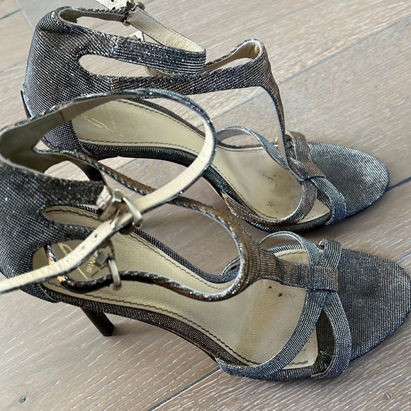 Brian Atwood silver/gold sandal - Picture 6 of 10